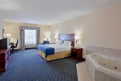 фото отеля Holiday Inn Express Hotel & Suites Pampa