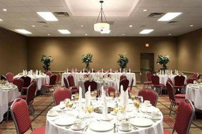 фото отеля Four Points by Sheraton Pittsburgh Airport
