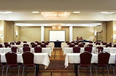 фото отеля Four Points by Sheraton Pittsburgh Airport