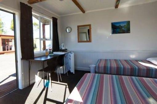 фото отеля Te Anau Top 10 Holiday Park