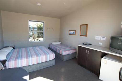 фото отеля Te Anau Top 10 Holiday Park