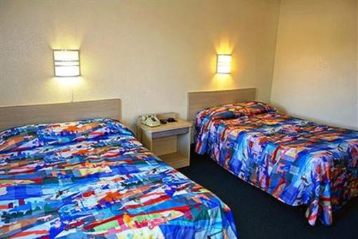 фото отеля Motel 6 Carlsbad Downtown