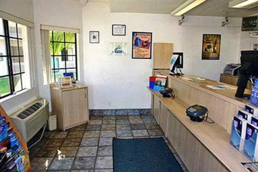 фото отеля Motel 6 Carlsbad Downtown