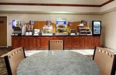 фото отеля Holiday Inn Express Hotel & Suites Parachute