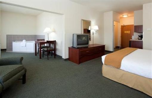 фото отеля Holiday Inn Express Hotel & Suites Parachute