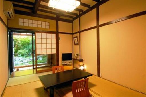 фото отеля Momijiya Ryokan Hotel Kyoto