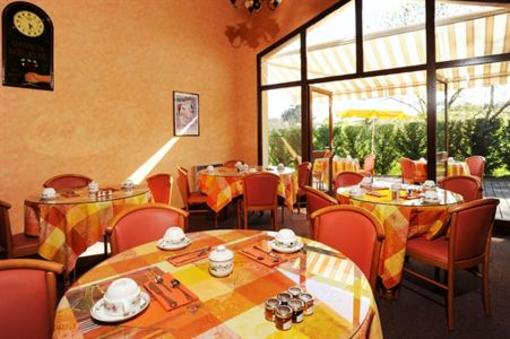 фото отеля Hotel Des Grands Vins