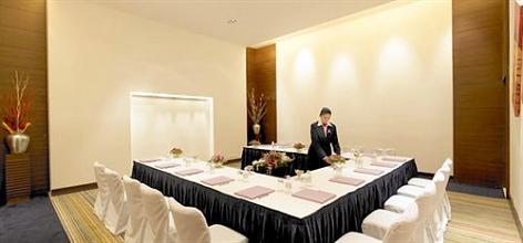 фото отеля Royal Orchid Central Pune