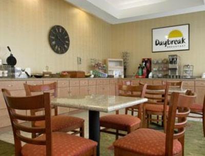 фото отеля Days Inn Windsor Locks at Bradley International Airport