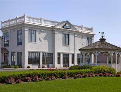 фото отеля Days Inn Windsor Locks at Bradley International Airport
