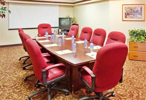 фото отеля Holiday Inn Express Hotel & Suites Lincoln North