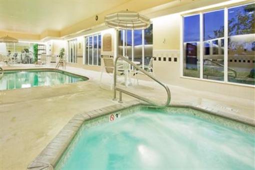 фото отеля Holiday Inn Express Hotel & Suites Lincoln North