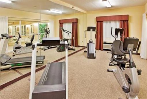 фото отеля Holiday Inn Express Hotel & Suites Lincoln North
