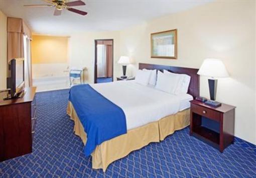 фото отеля Holiday Inn Express Hotel & Suites Lincoln North
