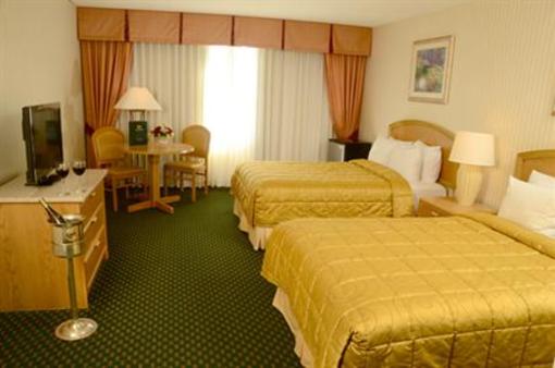 фото отеля Tan-Tar-A Resort, Golf Club, Marina & Indoor Waterpark
