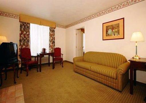 фото отеля Comfort Inn & Suites Lancaster (California)