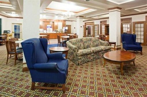 фото отеля Holiday Inn Express Fort Atkinson