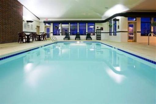 фото отеля Holiday Inn Express Fort Atkinson