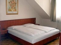 Carlton Suites