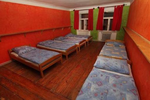 фото отеля Traveller's Hostel Soukenicka