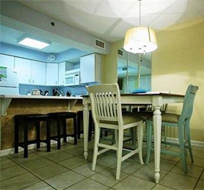 фото отеля Meyer Real Estate Vacation Rentals Four Winds Orange Beach