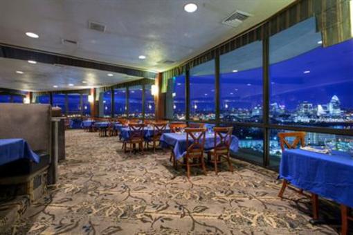 фото отеля Radisson Hotel Cincinnati Riverfront