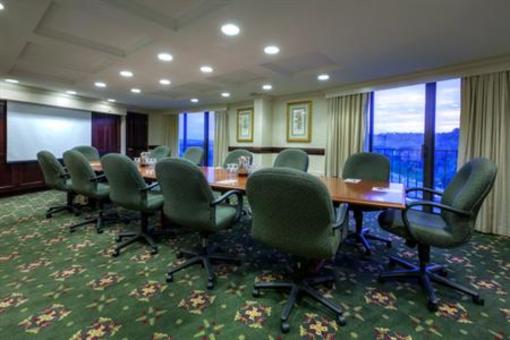 фото отеля Radisson Hotel Cincinnati Riverfront