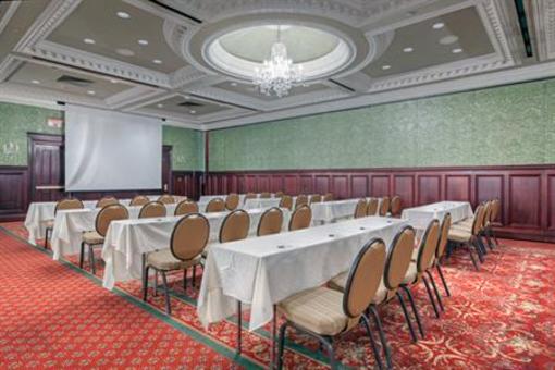 фото отеля Radisson Hotel Cincinnati Riverfront