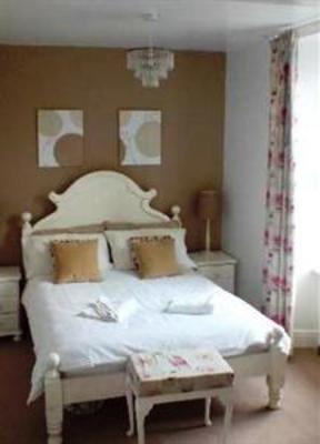 фото отеля Number 80 Bed and Breakfast Bowness-on-Windermere