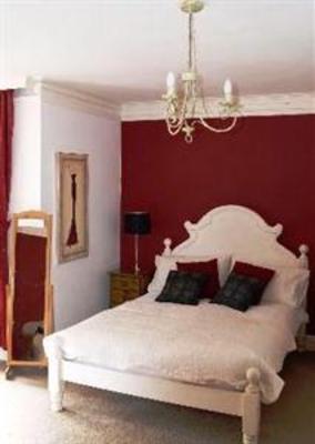 фото отеля Number 80 Bed and Breakfast Bowness-on-Windermere