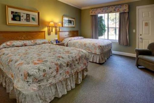 фото отеля Sea Breeze Inn & Cottages