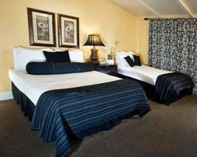 фото отеля Sea Breeze Inn & Cottages
