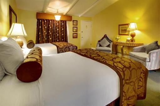 фото отеля Sea Breeze Inn & Cottages
