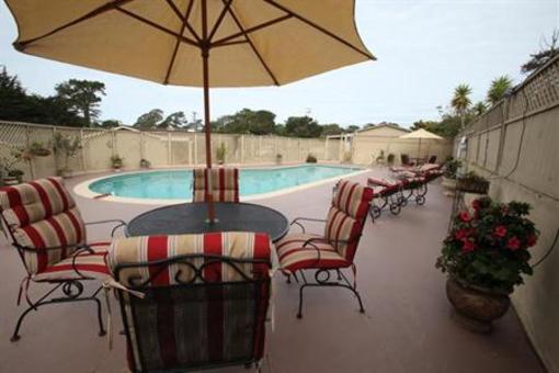 фото отеля Sea Breeze Inn & Cottages