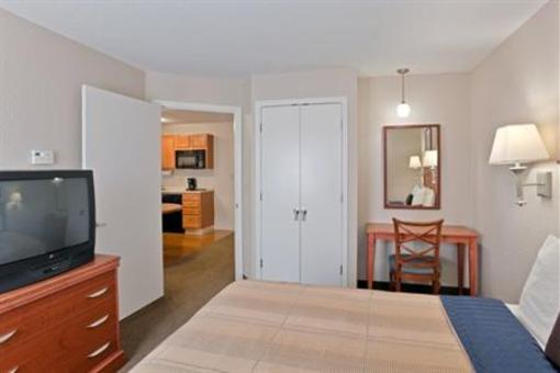 фото отеля Candlewood Suites Medford