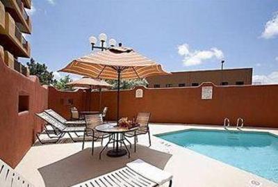 фото отеля DoubleTree by Hilton Santa Fe