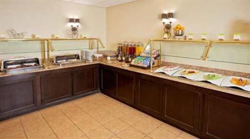 фото отеля DoubleTree by Hilton Santa Fe