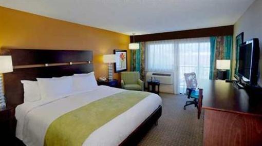 фото отеля DoubleTree by Hilton Santa Fe