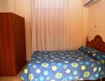 фото отеля Hostal Zacatin