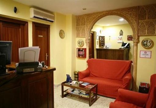 фото отеля Hostal Zacatin