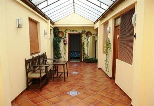 фото отеля Hostal Zacatin