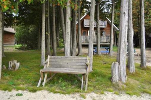 фото отеля Cedars of Lake Eugenia - Cottage Resort
