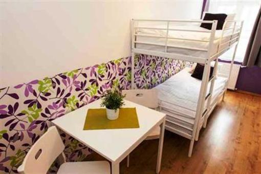 фото отеля Blooms Boutique Hostel and Apartments