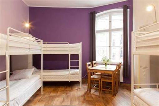 фото отеля Blooms Boutique Hostel and Apartments