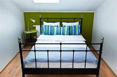 фото отеля Blooms Boutique Hostel and Apartments