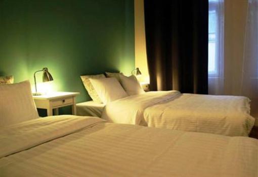 фото отеля Blooms Boutique Hostel and Apartments