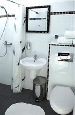 фото отеля Blooms Boutique Hostel and Apartments