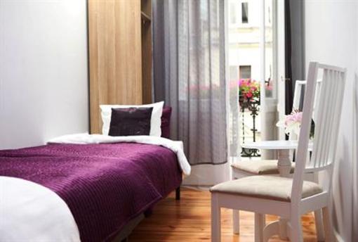 фото отеля Blooms Boutique Hostel and Apartments