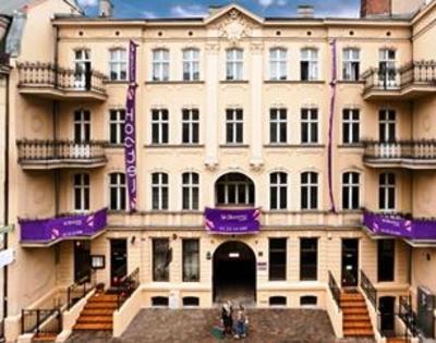 фото отеля Blooms Boutique Hostel and Apartments
