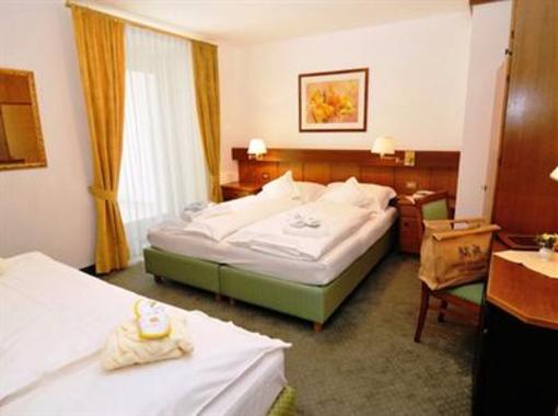 фото отеля Family Hotel Posta
